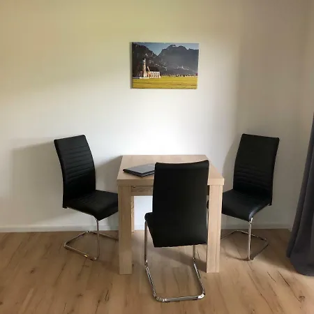 Hofer Apartment *